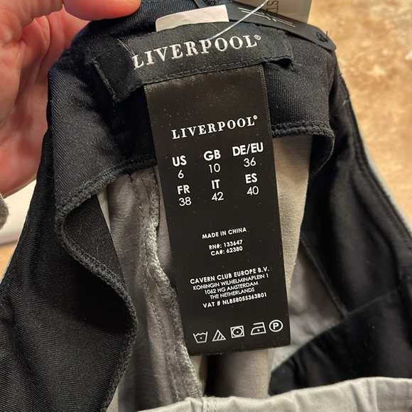 Liverpool Linette Skinny Capri - Size 6/28 - Sharkskin - Picture 3 of 3